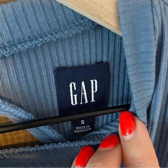 NWT GAP Ribbed Long Sleeve Top w/ Back Cutout - Picture 4 of 5
